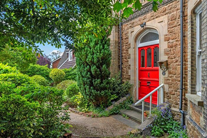 1 Bedroom Flat For Sale In Sydney Road, Guildford, GU1