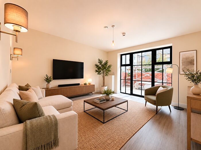 3 Bedroom Town House To Rent In Carlyle Road, Ealing, W5