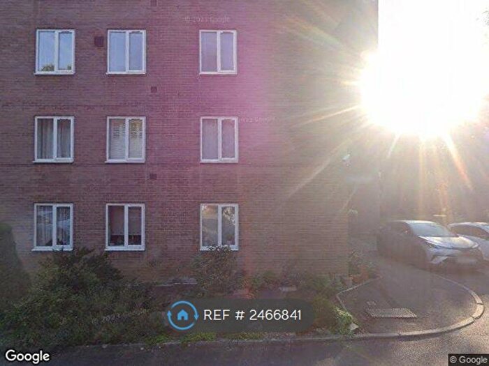 2 Bedroom Flat To Rent In Boarley Court, Maidstone, ME14