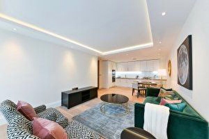 2 Bedroom Flat To Rent In Arundel Street, Temple, London, WC2R