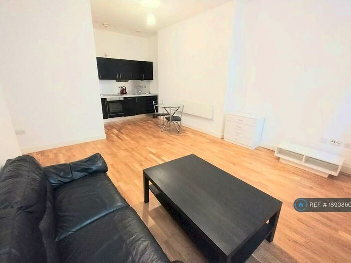 1 Bedroom Flat To Rent In Tayson House, Bradford, BD1