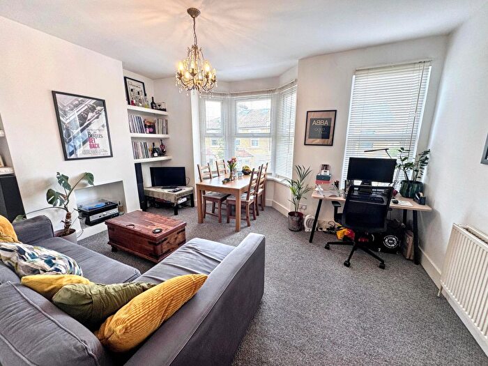2 Bedroom Flat To Rent In St Georges Road, Leyton, E10