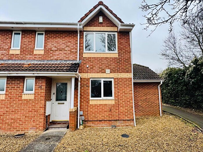 3 Bedroom Semi-Detached House To Rent In Hugo Drive, Swindon, SN25