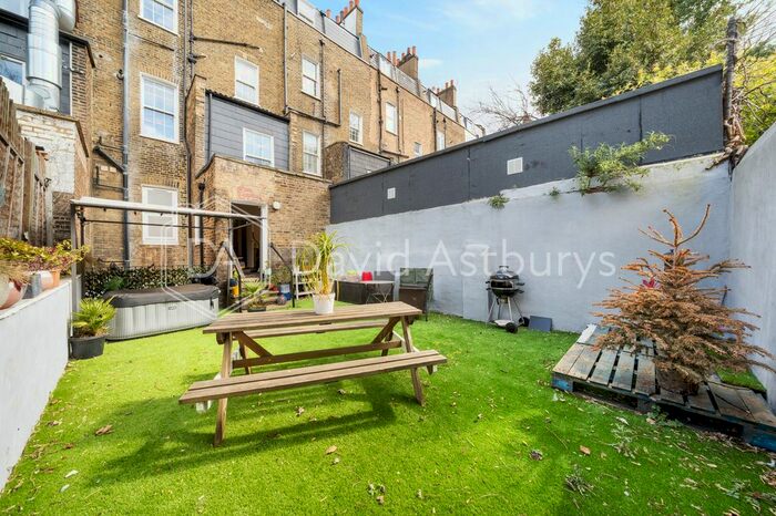 3 Bedroom Flat To Rent In Eversholt Street, Camden, London, NW1