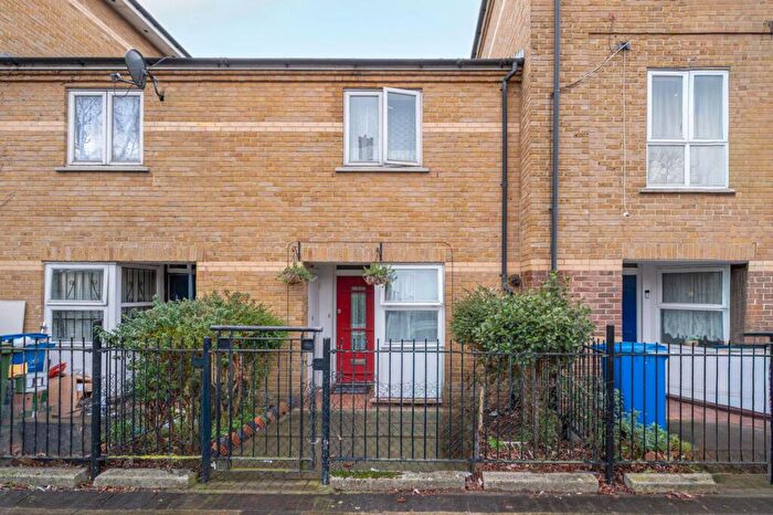 2 Bedroom Terraced House For Sale In Chandler Way, Peckham, London, SE15