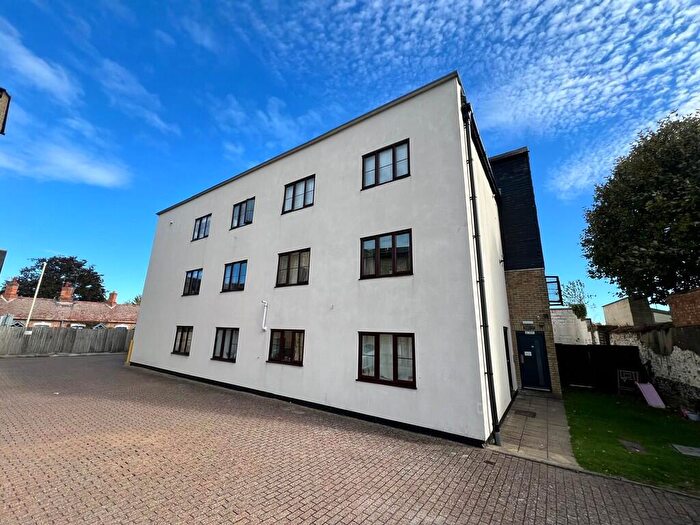 2 Bedroom Flat To Rent In Rivermill Court, Kneesworth Street, Royston, SG8