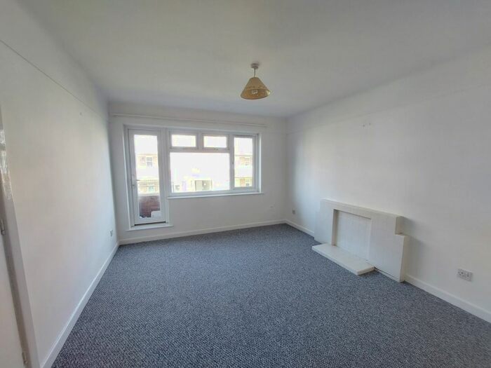 1 Bedroom Flat To Rent In Hatherley Mansions, Shirley Road, Southampton, SO15