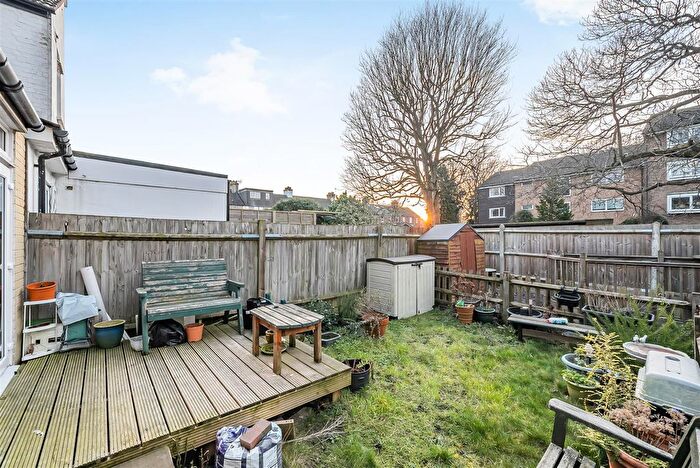 2 Bedroom Flat For Sale In Stanley Road, Carshalton, SM5