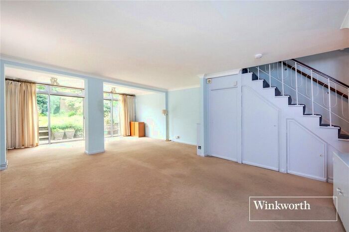 2 Bedroom Terraced House To Rent In The Terrace, Hendon Lane, Finchley, N3