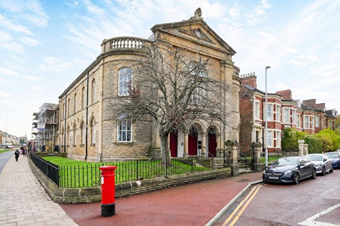 2 Bedroom Flat To Rent In Gladstone Terrace, Gateshead, NE8