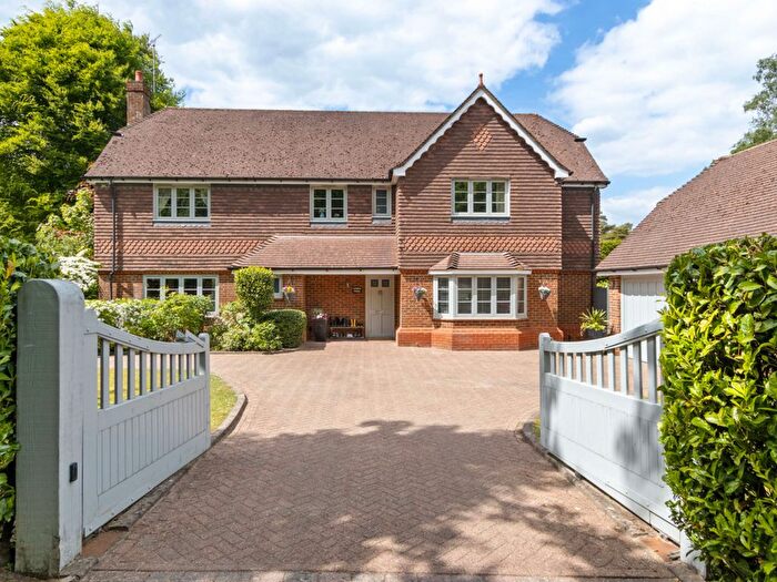 5 Bedroom Detached House For Sale In London Road, Liss, GU33