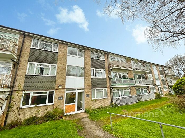 2 Bedroom Flat For Sale In Fraser Road, Kings Worthy, Winchester, SO23