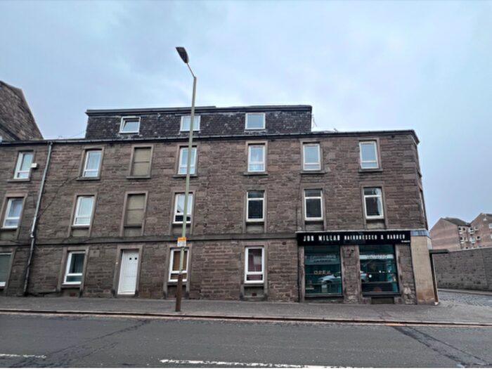2 Bedroom Flat To Rent In McGill Street, Dundee, DD4