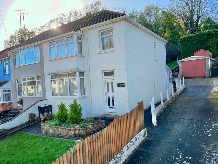 Houses for sale & to rent in TQ2 6RP, Herbert Road, Cockingtonwith