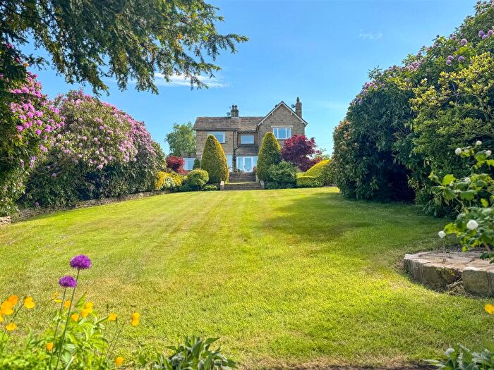 5 Bedroom Detached House For Sale In Crossings Road, Chapel-En-Le-Frith, High Peak, SK23