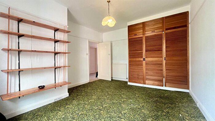 2 Bedroom Detached Bungalow To Rent In Benhilton Gardens, Sutton, SM1