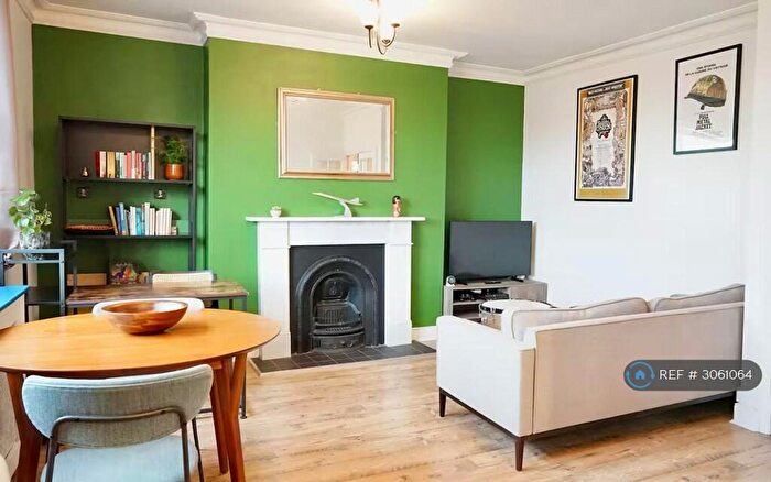 1 Bedroom Flat To Rent In Grove Lane, London, SE5