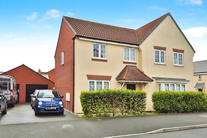3 Bedroom Semi-Detached House For Sale In Wheatear Road, Yatton, Bristol, BS49