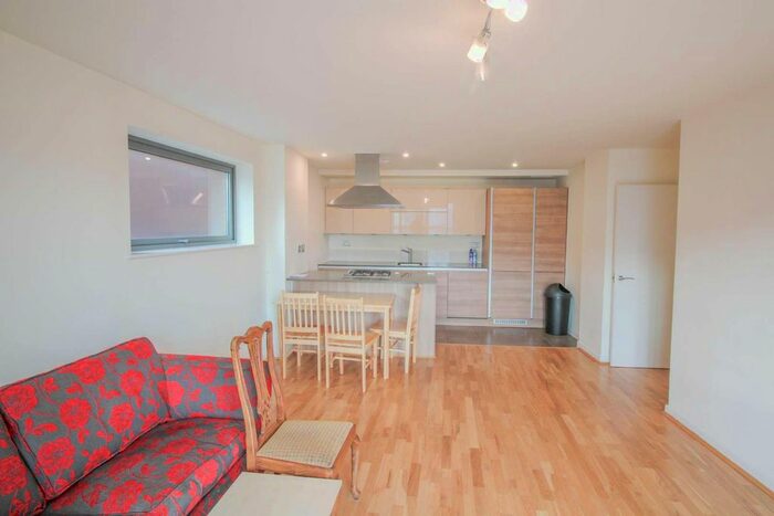 2 Bedroom Flat To Rent In Crowder Street, Whitechapel, London, E1