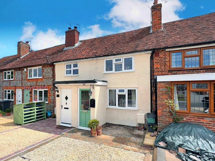 2 Bedroom Character Property For Sale In Chalkshire Road, Butlers Cross, Aylesbury, HP17