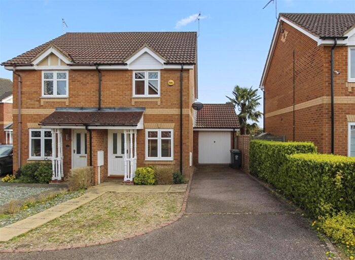 2 Bedroom Semi-Detached House To Rent In Lodge Way, Irthlingborough, NN9