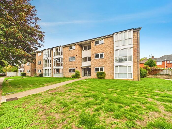 2 Bedroom Flat For Sale In Sussex Court, Kennedy Road, RH13