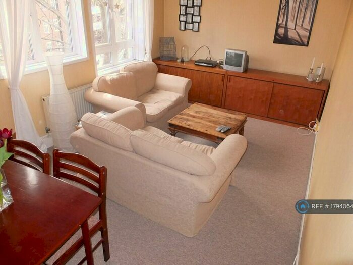 3 Bedroom Flat To Rent In Beckington, London, NW5