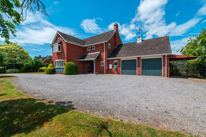 4 Bedroom Detached House For Sale In Broadwas, Worcester, Worcestershire, WR6