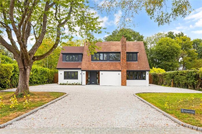 4 Bedroom Detached House For Sale In Holywell Close, Studham, Dunstable, Bedfordshire, LU6