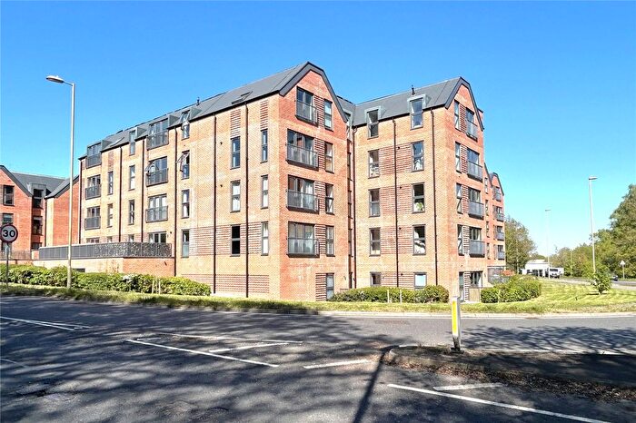 1 Bedroom Flat For Sale In Station Road, Hook, Hampshire, RG27