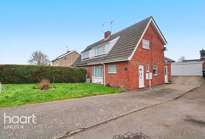 3 Bedroom Semi Detached House For Sale In Renfrew Road, Lincoln, LN5