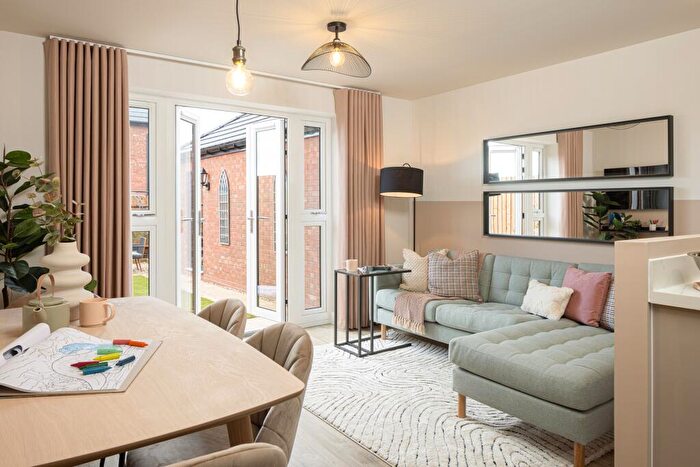 3 Bedroom End Of Terrace House For Sale In Inkersall Road, Chesterfield, Derbyshire, S43