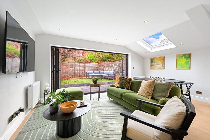 3 Bedroom Flat To Rent In Wardo Avenue, London, SW6