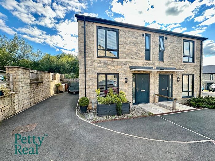 3 Bedroom Semi-Detached House For Sale In Buttercup Close, Foulridge, BB8
