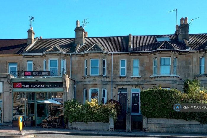 3 Bedroom Flat To Rent In Wellsway, Bath, BA2