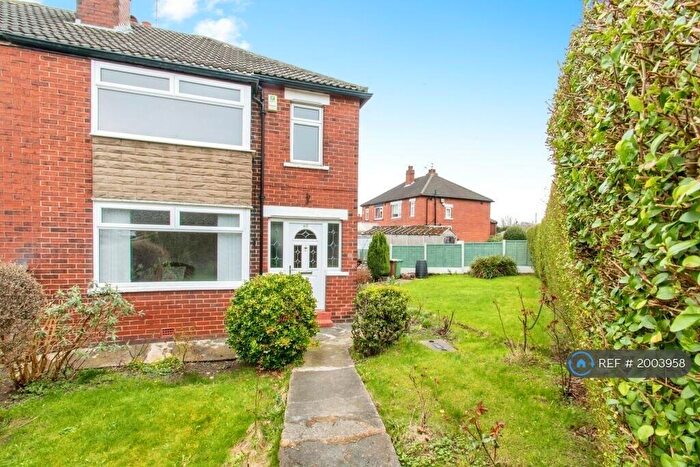 4 Bedroom Semi-Detached House To Rent In Kirkdale Crescent, Leeds, LS12