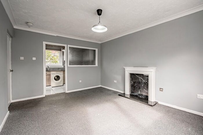 1 Bedroom Flat To Rent In Maxwell Drive, Pollokshields, Glasgow, G41