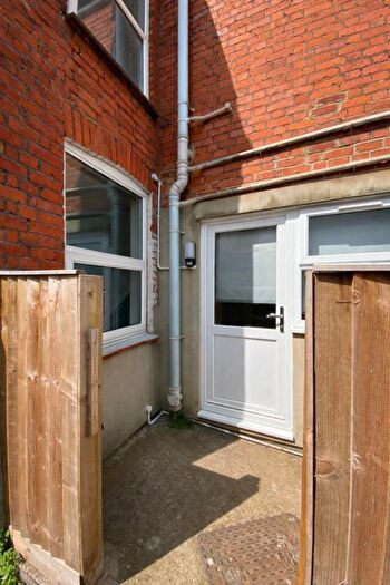 1 Bedroom Flat To Rent In Abecromby Avenue, HP12