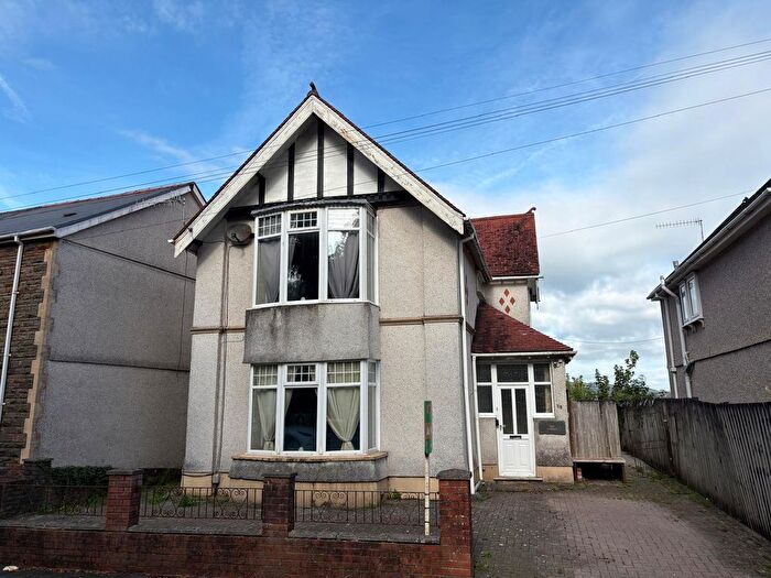 3 Bedroom Detached House For Sale In , Lewis Road, Neath, Neath Port Talbot, SA11