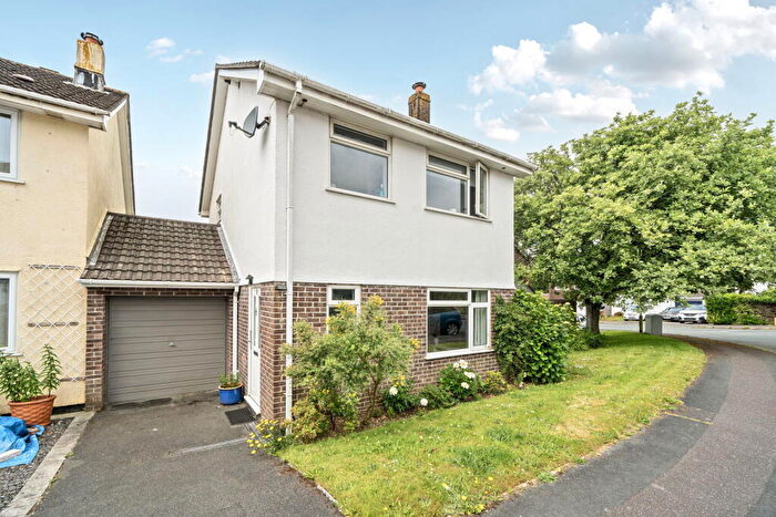 3 Bedroom Link Detached House For Sale In Trematon Drive, Ivybridge, PL21
