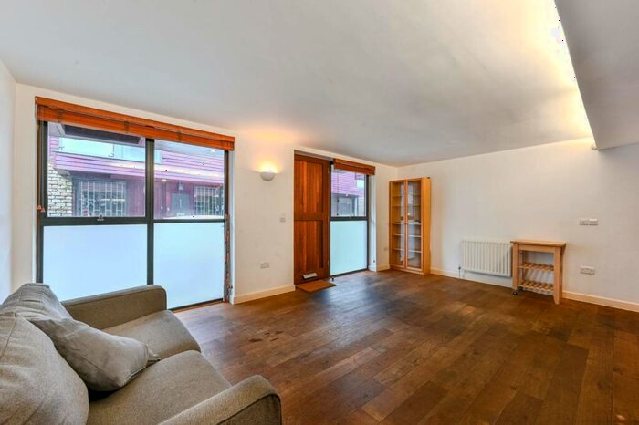 2 Bedroom Mews To Rent In Newbury Mews, Kentish Town, London, NW5