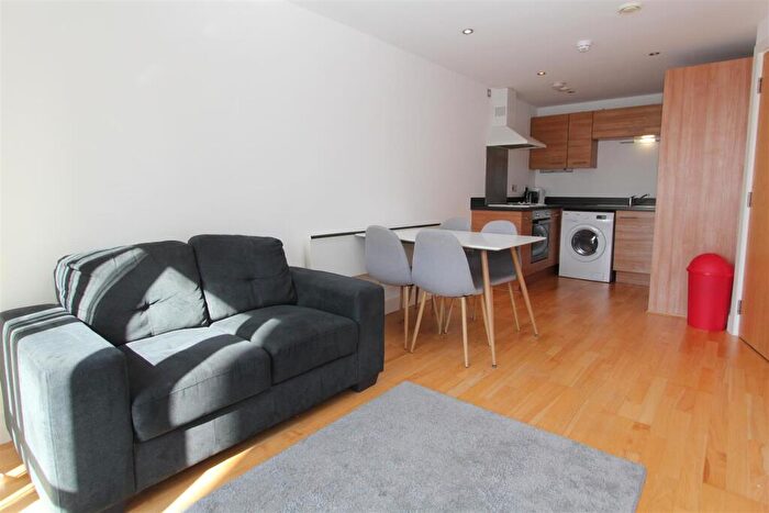 1 Bedroom Flat To Rent In La Salle, Leeds Dock, LS10