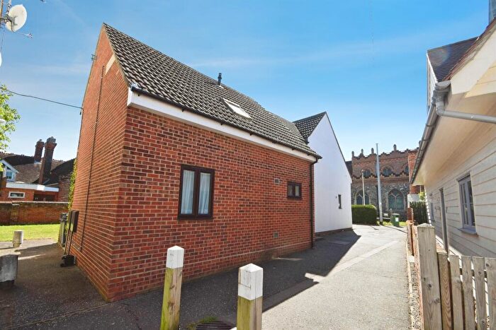 1 Bedroom Apartment For Sale In The Chase, Great Baddow, Chelmsford, CM2