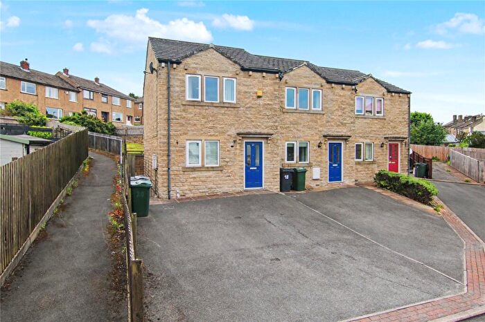 2 Bedroom Town House For Sale In Wall Street, Fell Lane, Keighley, BD22