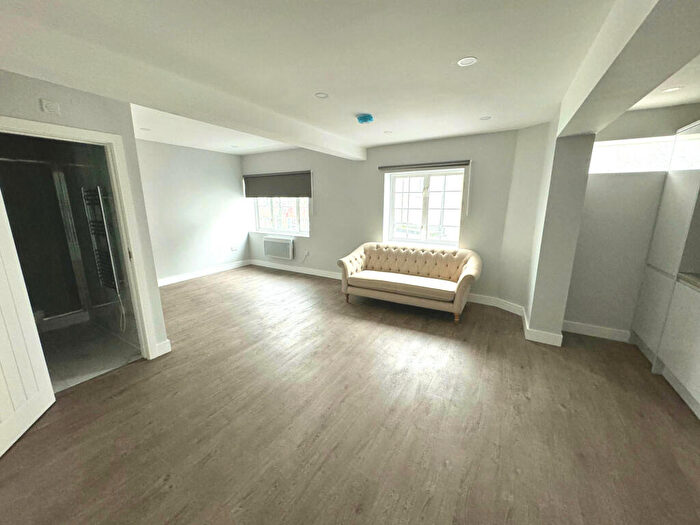 Studio To Rent In Cavendish Avenue, New Malden, Surrey, KT3