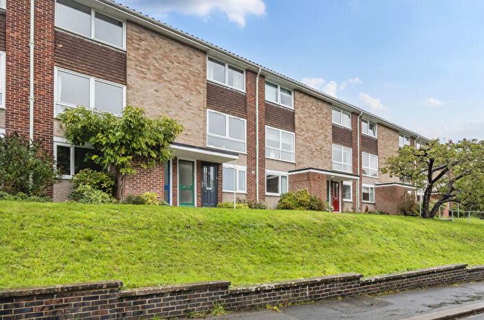 2 Bedroom Apartment For Sale In Dove House Close, Wolvercote, North Oxford, OX2