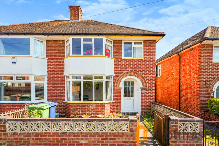 4 Bedroom Semi-Detached House To Rent In Piper Street, Headington, OX3