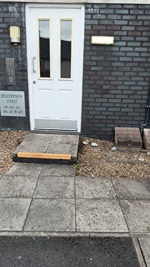 2 Bedroom Flat To Rent In Bon-Y-Maen, SA1