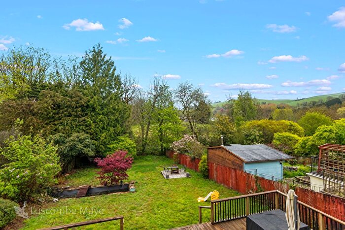 3 Bedroom Detached House For Sale In Old Totnes Road, Buckfastleigh, TQ11