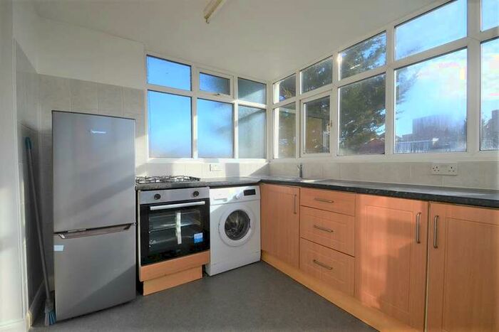 3 Bedroom Flat To Rent In Northview Crescent, Dollis Hill, NW10